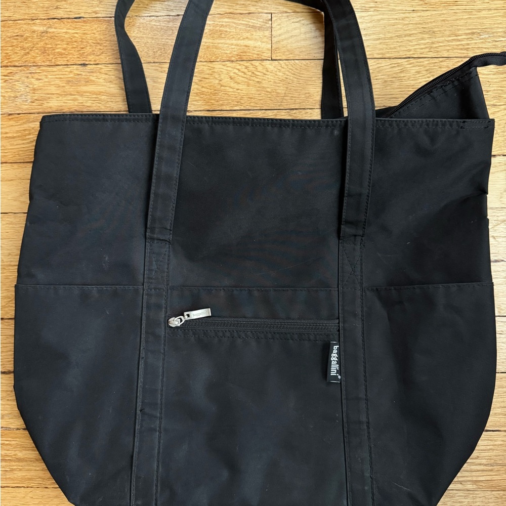 Baggallini NEW wristlet wallet with FREE Tote - tote and pouch set - Picture 11 of 16